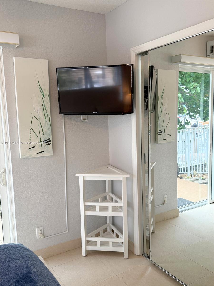 ACQUA CAMINO CONDO - Residential Lease