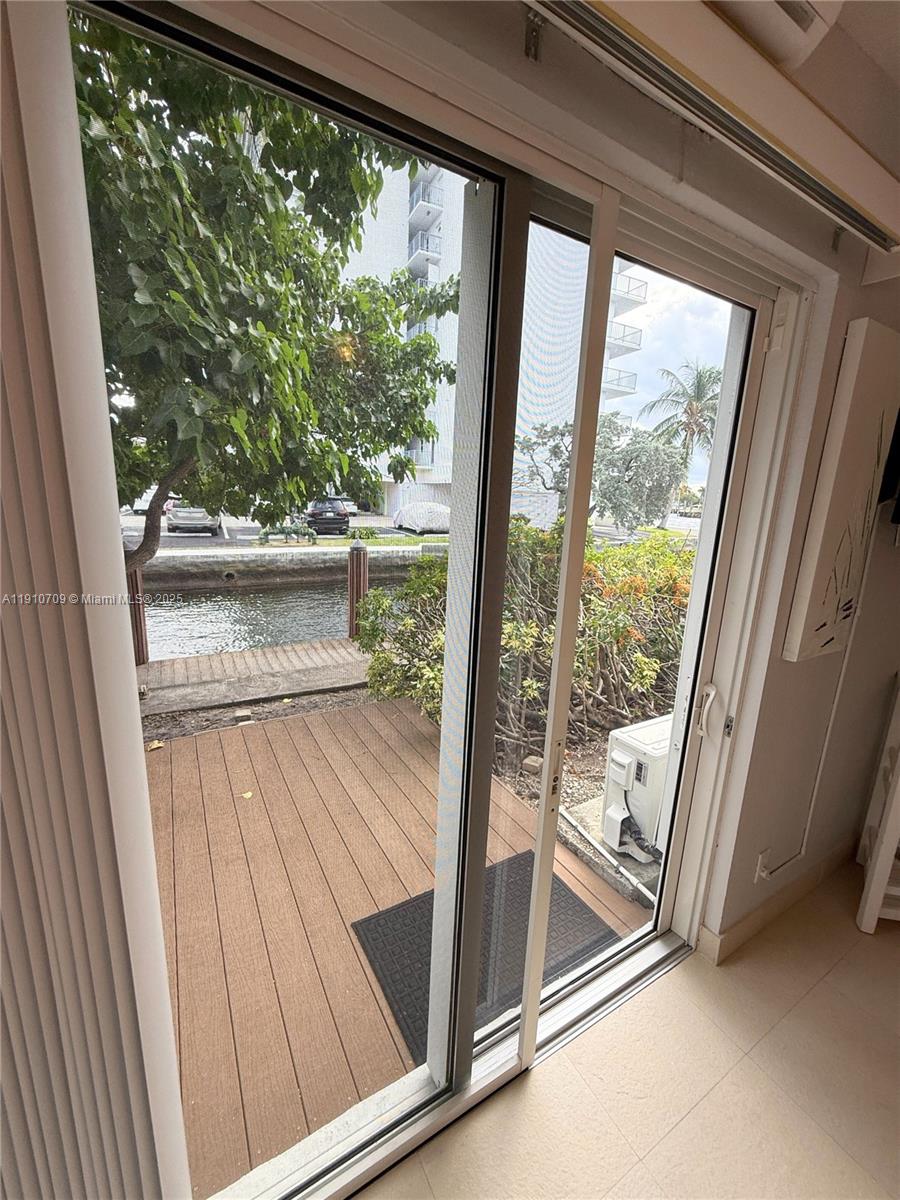 ACQUA CAMINO CONDO - Residential Lease