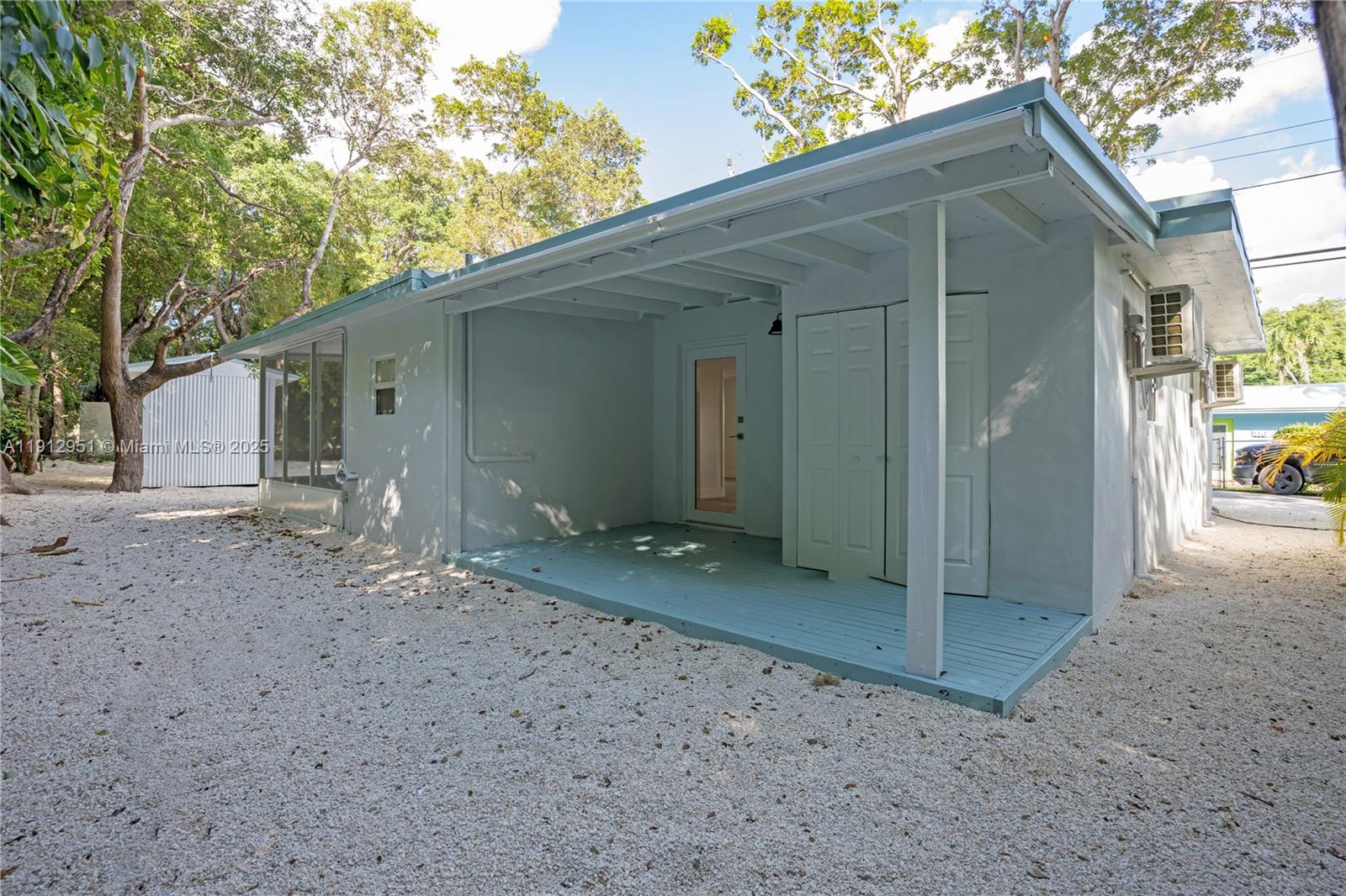 HOLIDAY HOMESITES - Residential