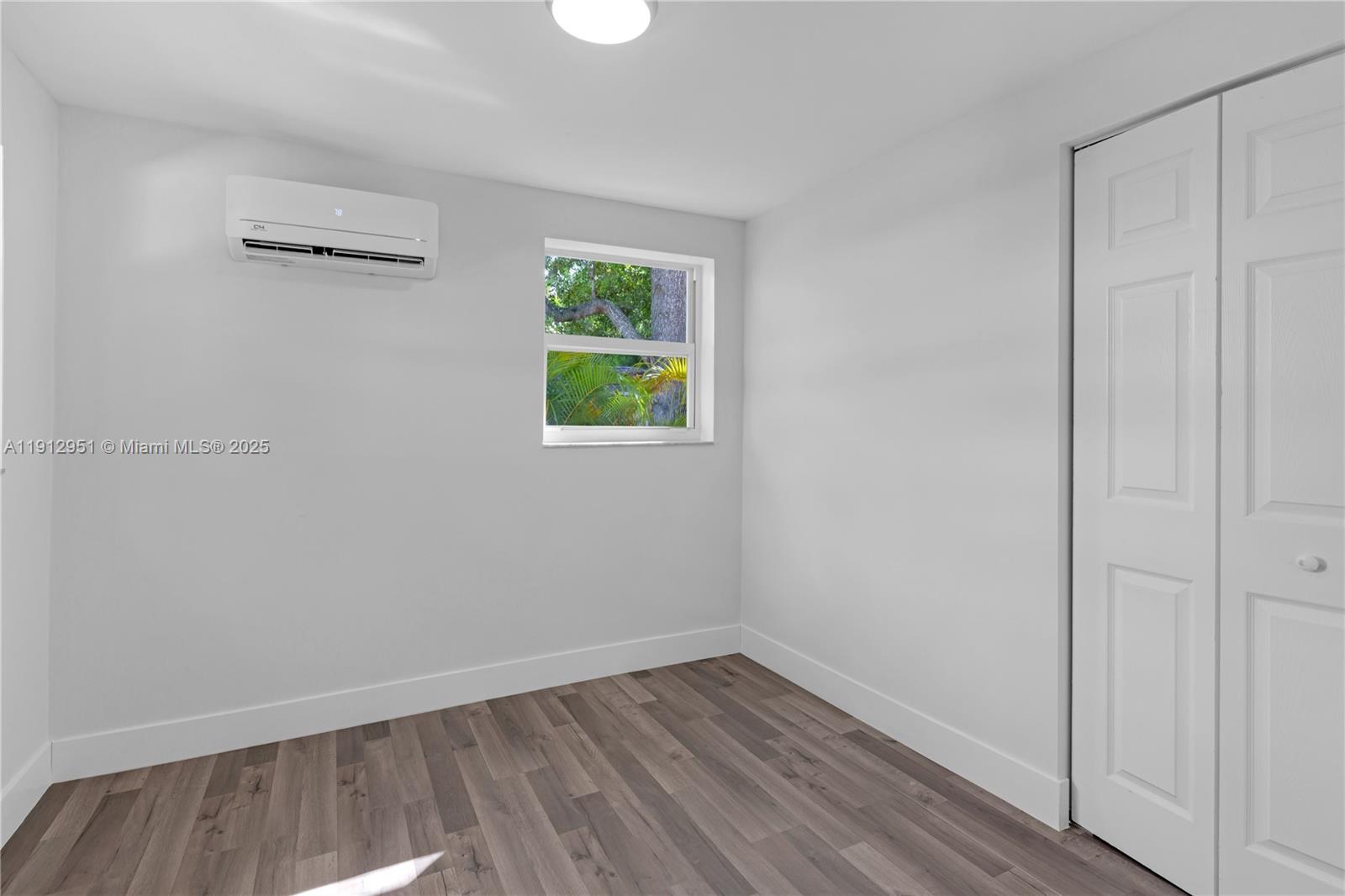 HOLIDAY HOMESITES - Residential