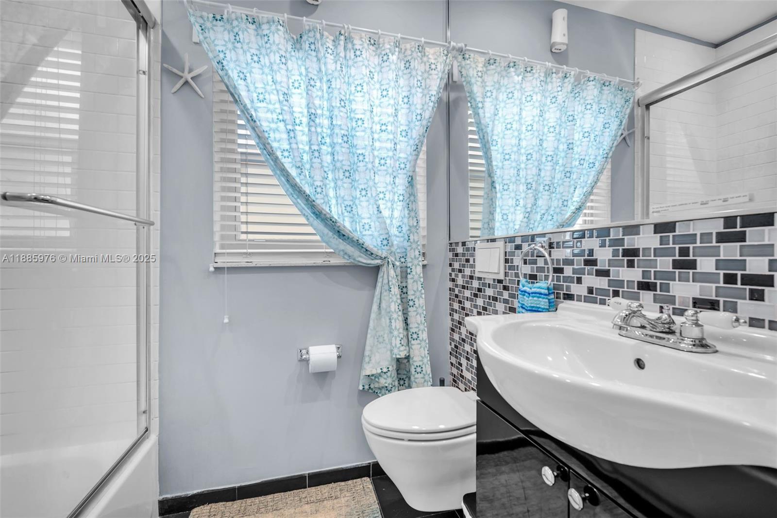 HOLLYWOOD - Residential Lease