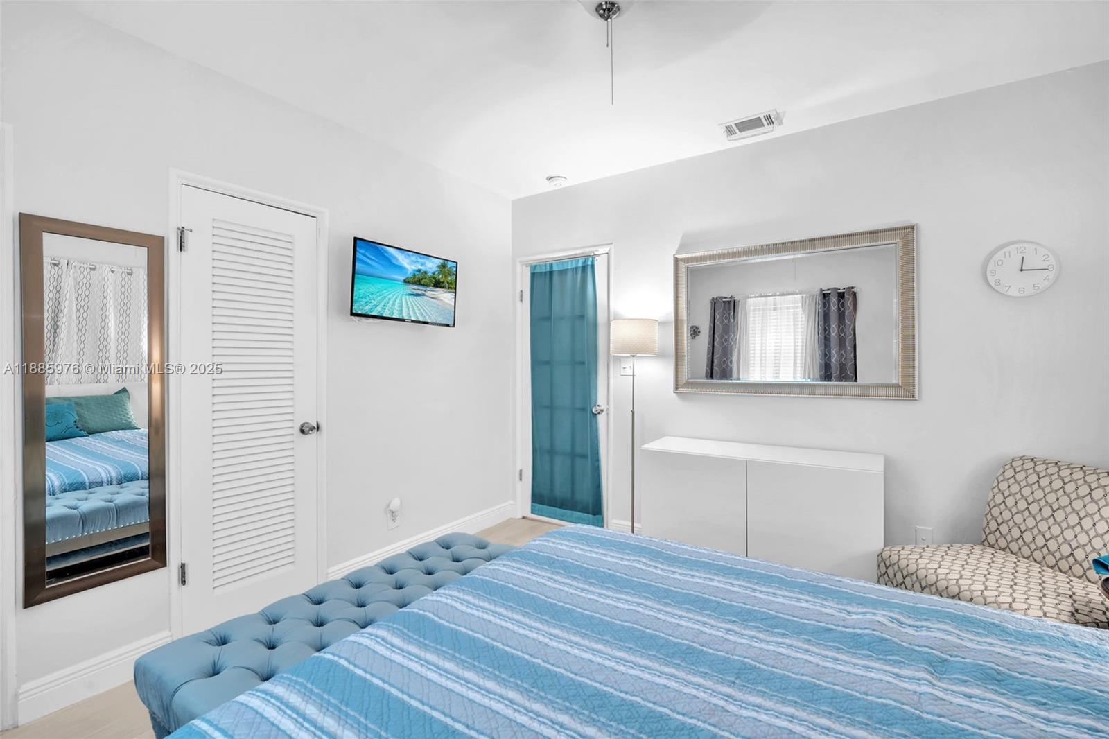 HOLLYWOOD - Residential Lease