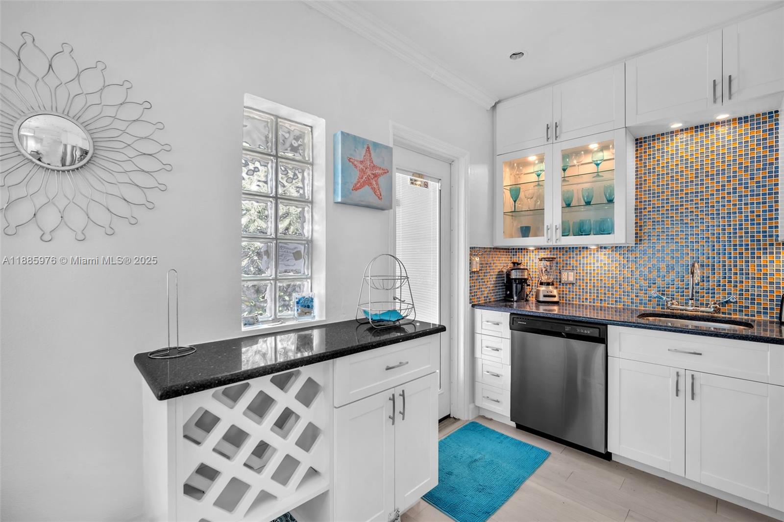 HOLLYWOOD - Residential Lease