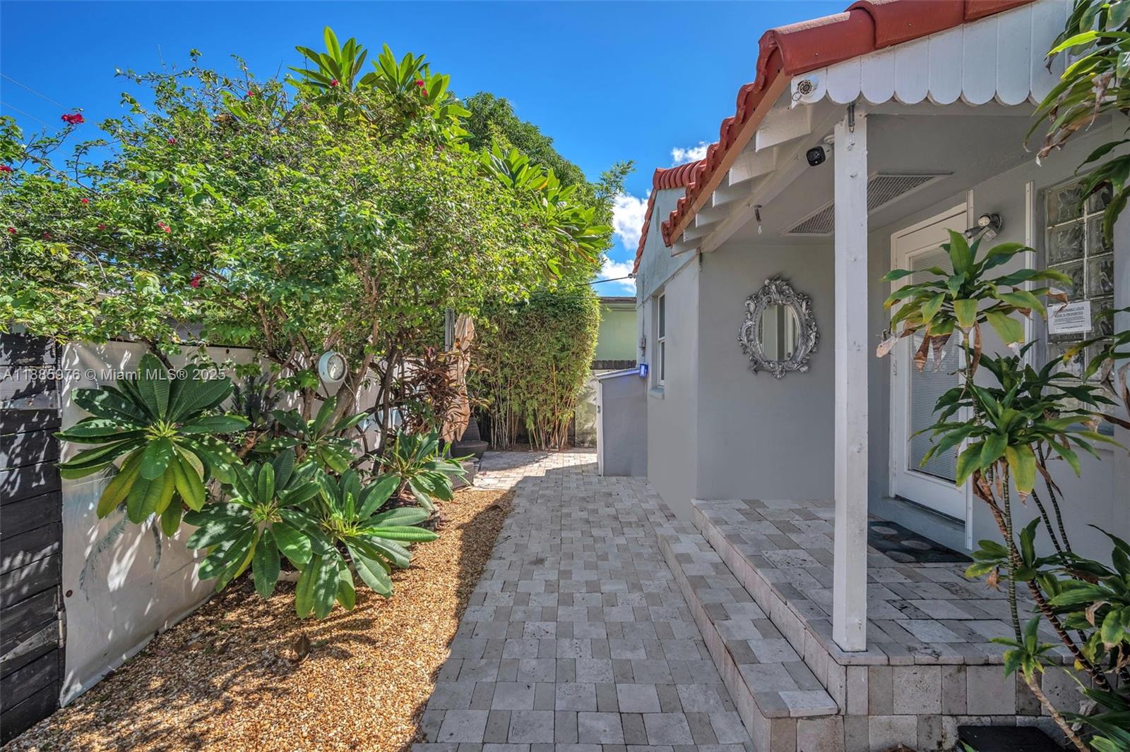 HOLLYWOOD - Residential Lease