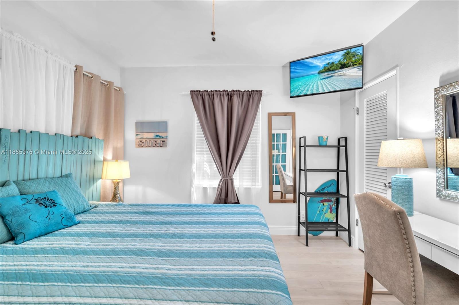 HOLLYWOOD - Residential Lease