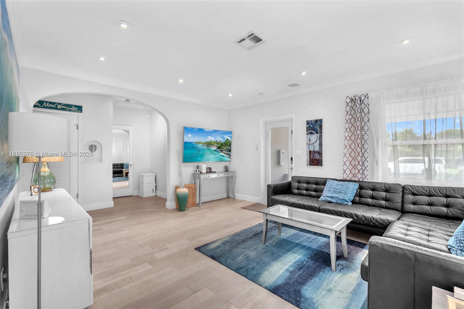 HOLLYWOOD - Residential Lease