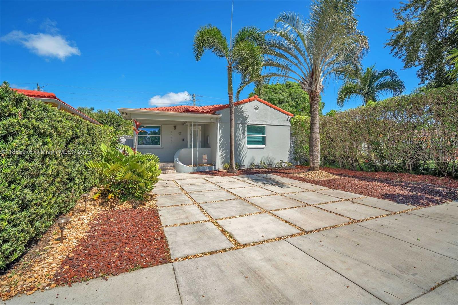 HOLLYWOOD - Residential Lease