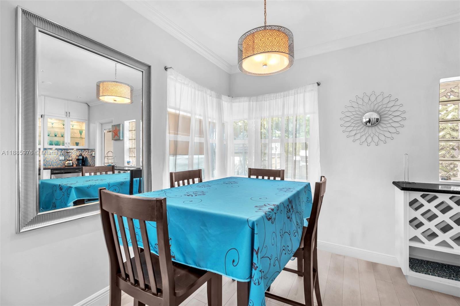 HOLLYWOOD - Residential Lease