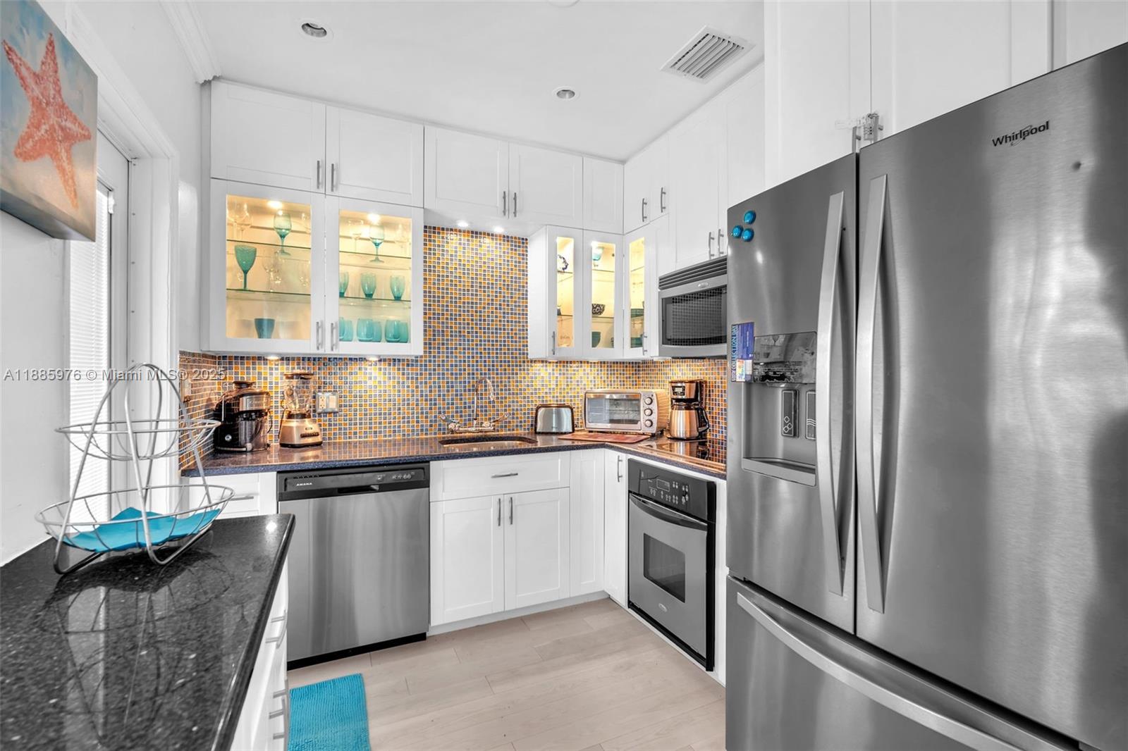 HOLLYWOOD - Residential Lease