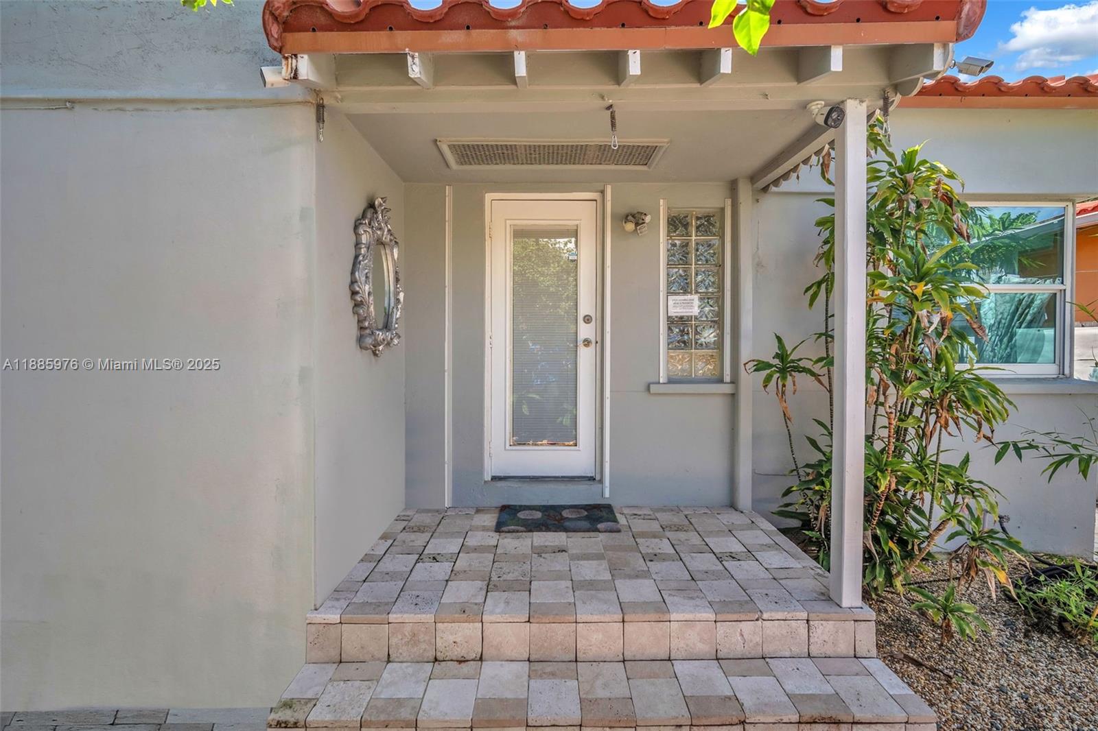 HOLLYWOOD - Residential Lease