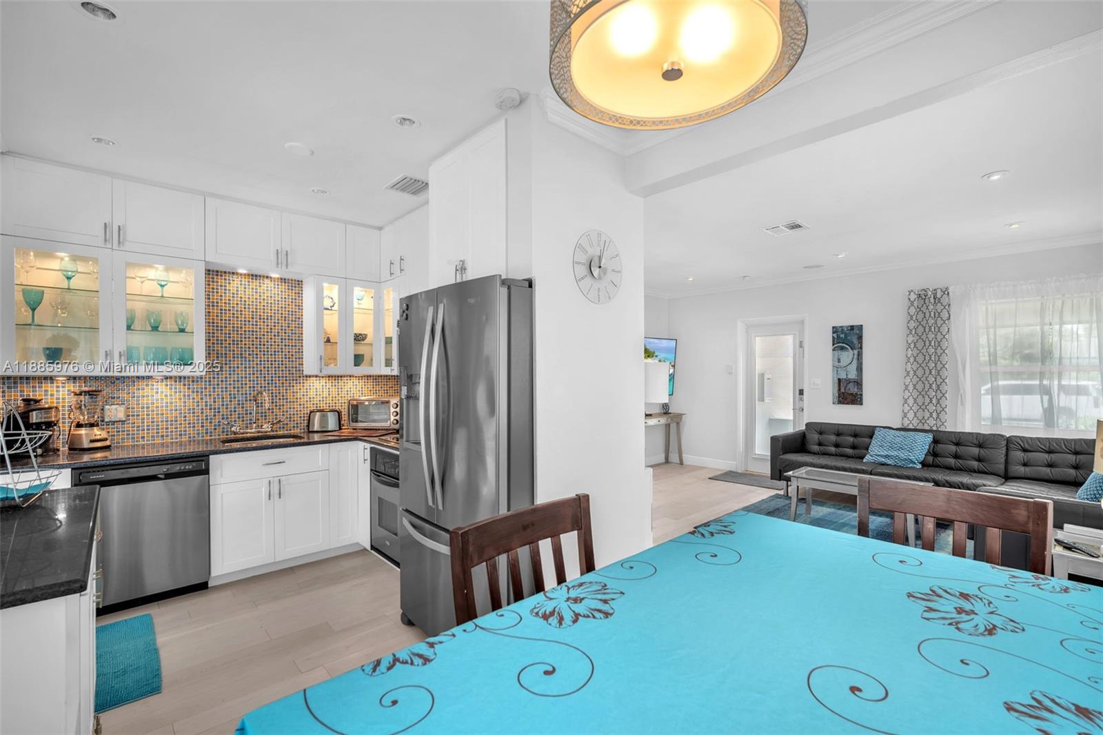 HOLLYWOOD - Residential Lease