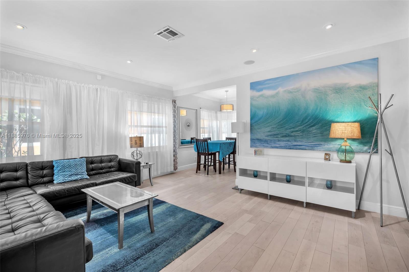 HOLLYWOOD - Residential Lease