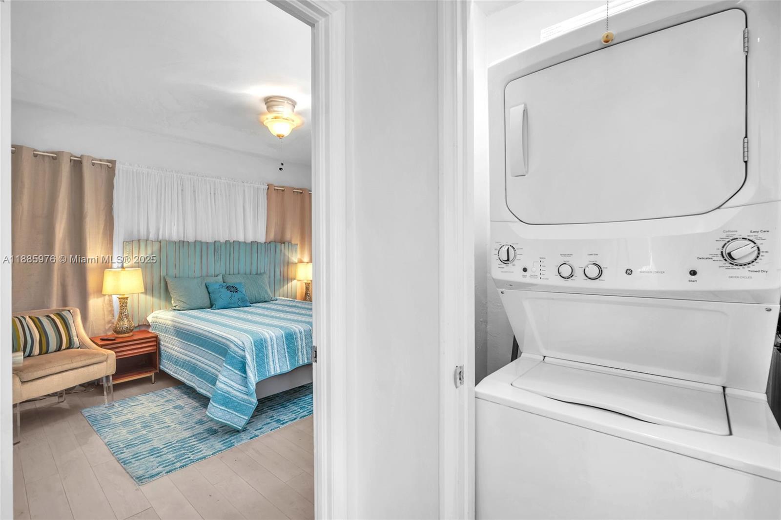 HOLLYWOOD - Residential Lease