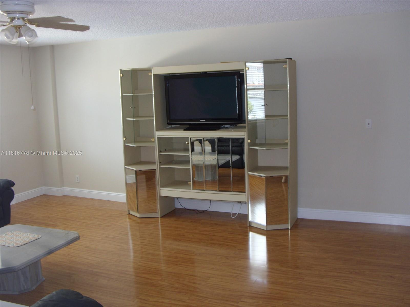 GOLDEN SAILS CONDO - Residential