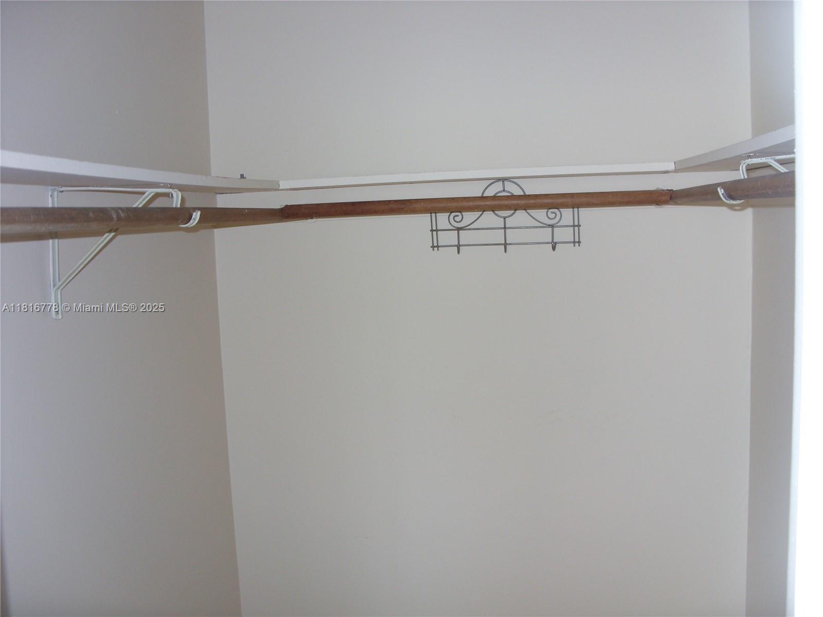 GOLDEN SAILS CONDO - Residential