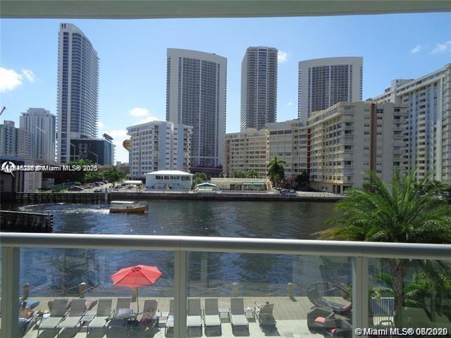 AMAZING BRIGHT DIRECT WATER VIEW CONDO, 3 BEDROOM 3 BATHROOMS, EXPANSIVE BALCONY, NEW
BUILDING,UNIT EQUIPPED WITH WASHER, DRYER, DISHWASHER, DOUBLE DOOR REFRIGERATOR, LOCATED ON
THIRD FLOOR AT THE DESIRABLE BEACH-WALK CONDOMINIUM, OFFERING GYM, INFINITY EDGE SWIMMING
POOL, RESTAURANT, SPECTACULAR VIEW, NEAR TO SHOPPING CENTER, PRIVATE ACCESS TO THE HYDE BEACH,
AND MUCH MORE.