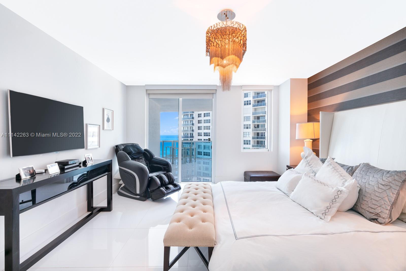 2711 HOLLYWOOD BEACH COND - Residential