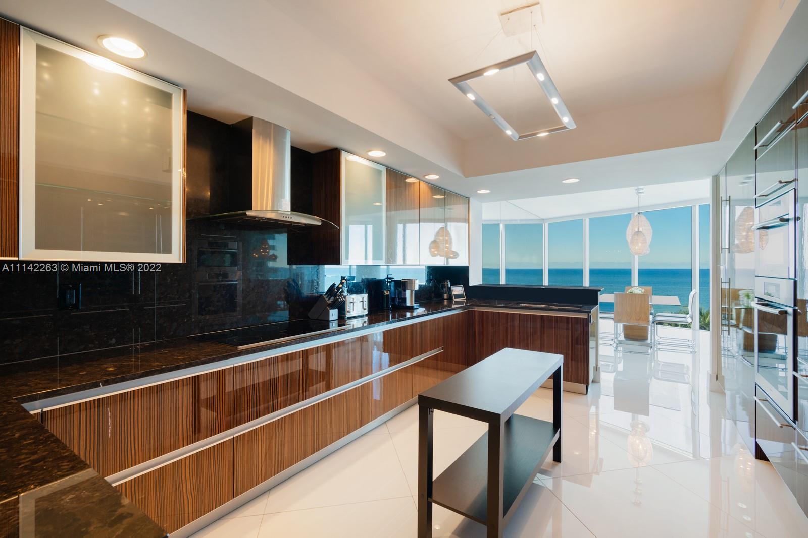 2711 HOLLYWOOD BEACH COND - Residential