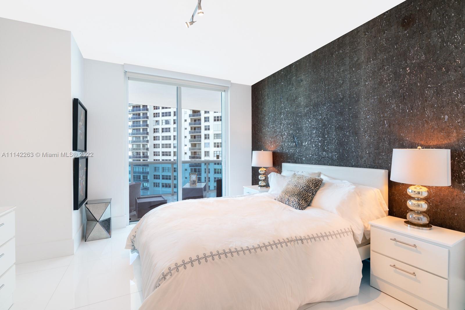 2711 HOLLYWOOD BEACH COND - Residential