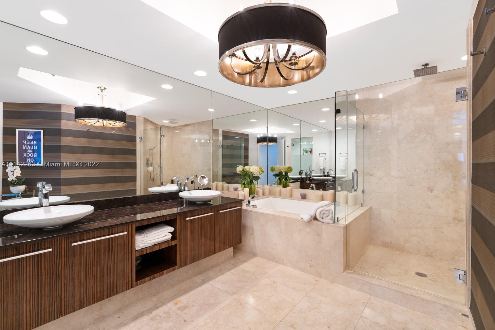 2711 HOLLYWOOD BEACH COND - Residential
