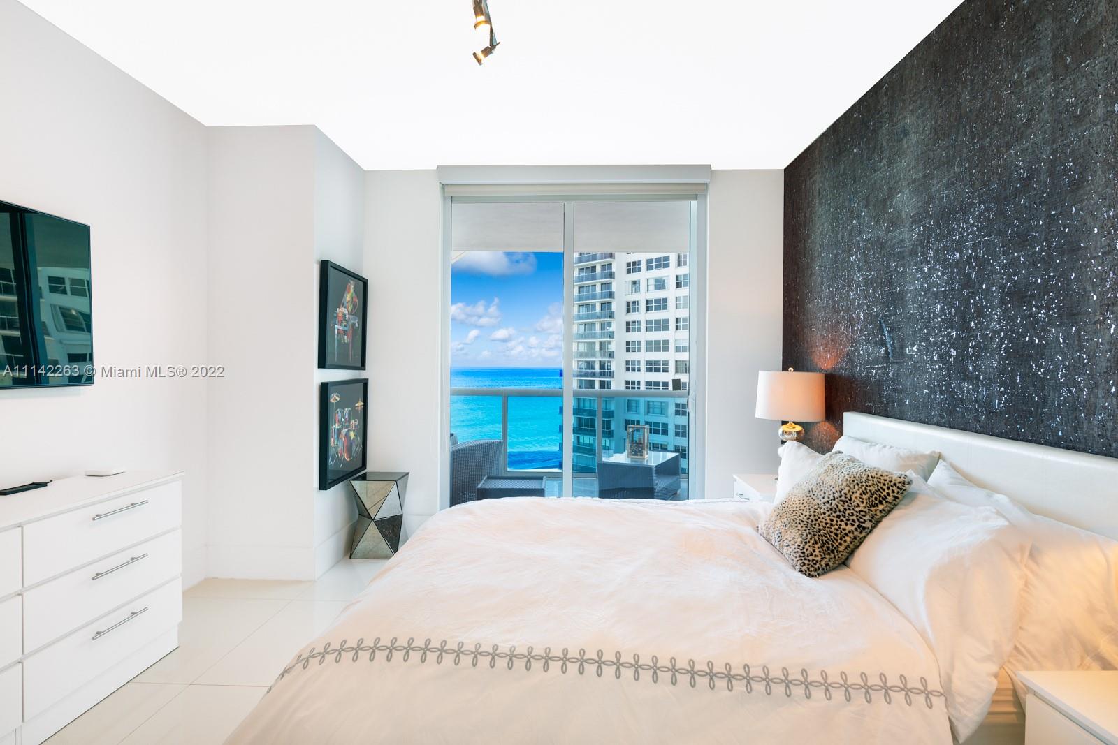 2711 HOLLYWOOD BEACH COND - Residential