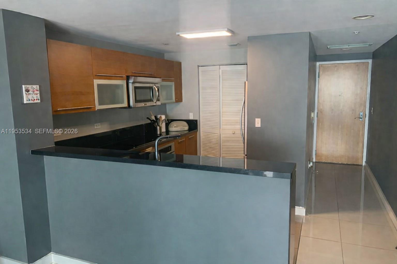 VIZCAYNE NORTH CONDO - Residential Lease