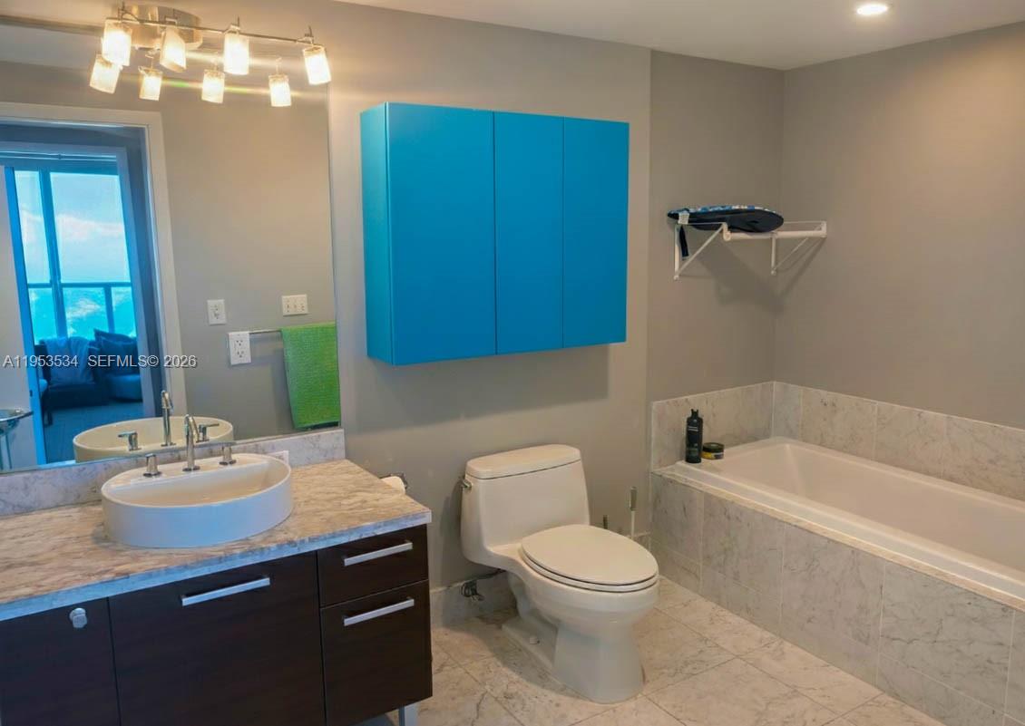 VIZCAYNE NORTH CONDO - Residential Lease