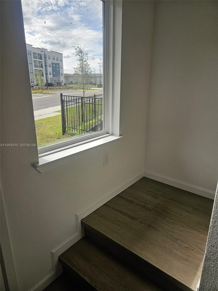 SANDLAKE STATION - Residential