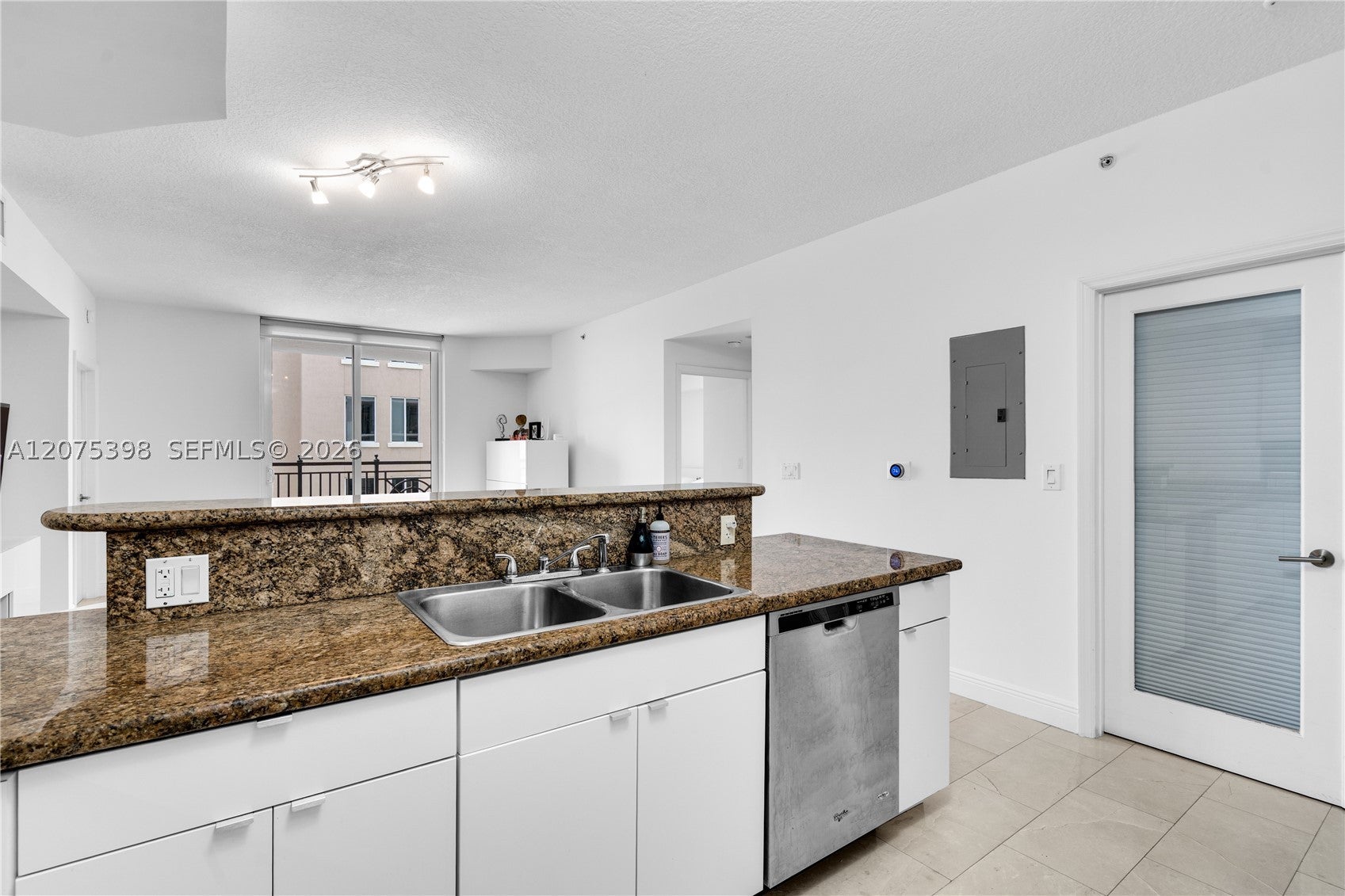 357 Almeria Ave 1105