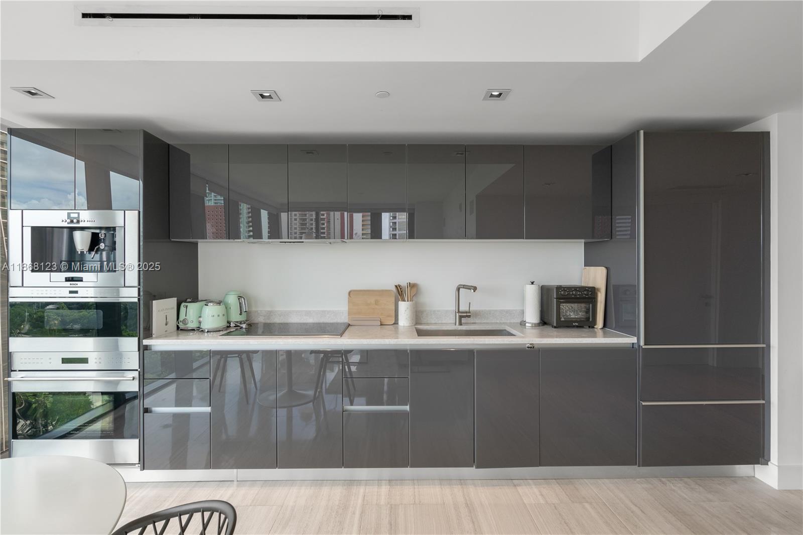 1451 Brickell Ave 1204