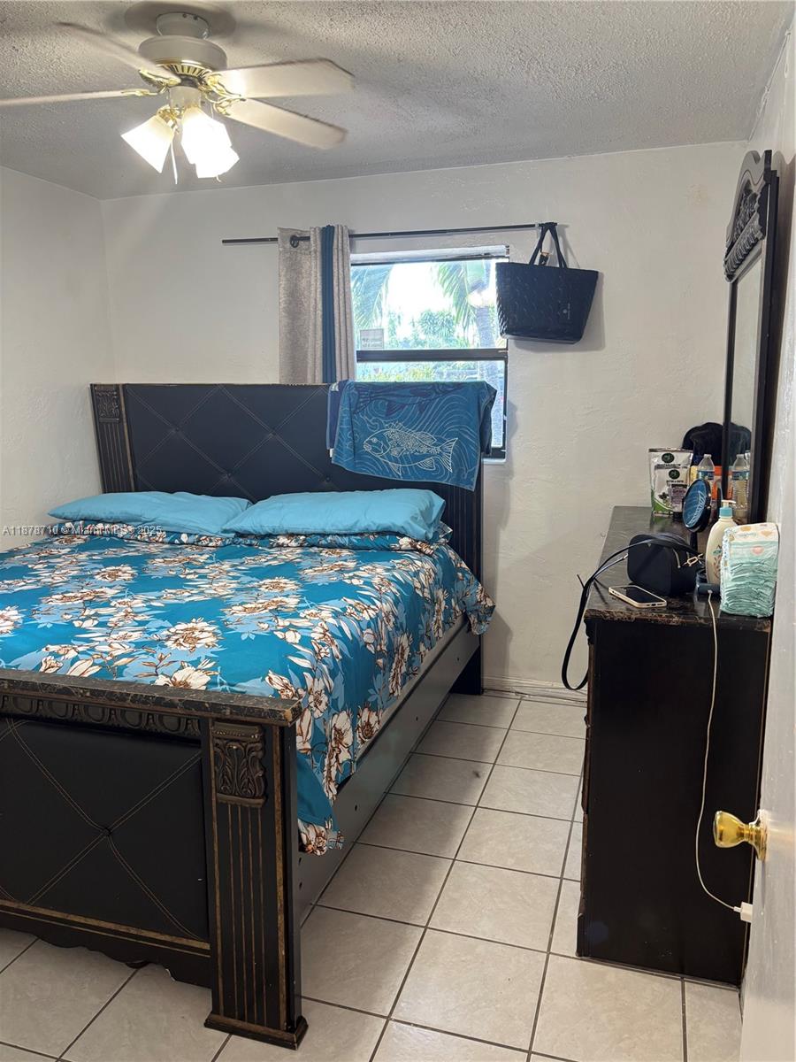 THIRD AMEND PLAT OF PORTI - Residential Lease