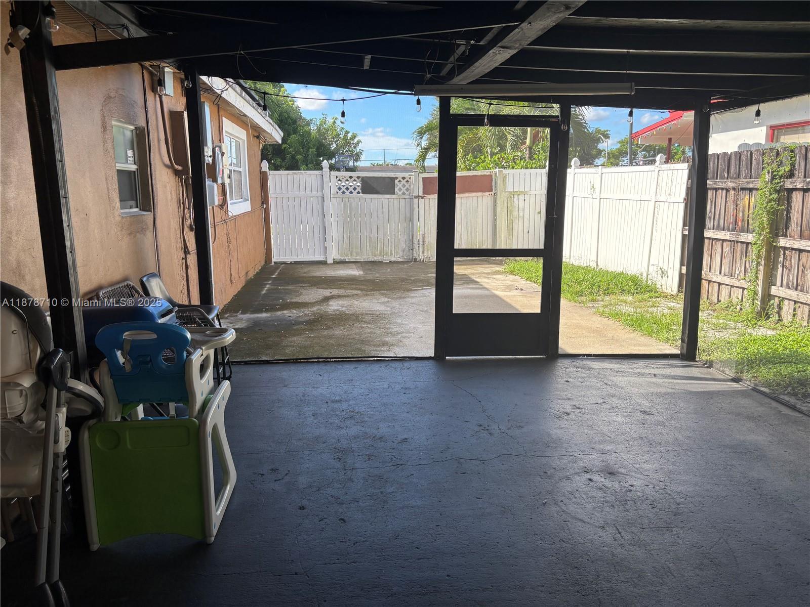 THIRD AMEND PLAT OF PORTI - Residential Lease