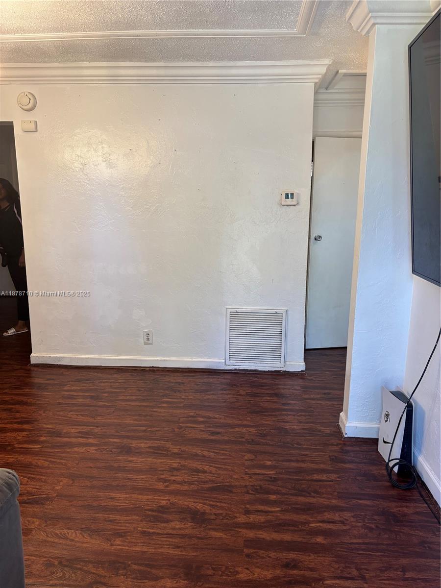 THIRD AMEND PLAT OF PORTI - Residential Lease