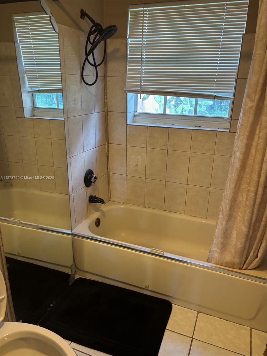 THIRD AMEND PLAT OF PORTI - Residential Lease