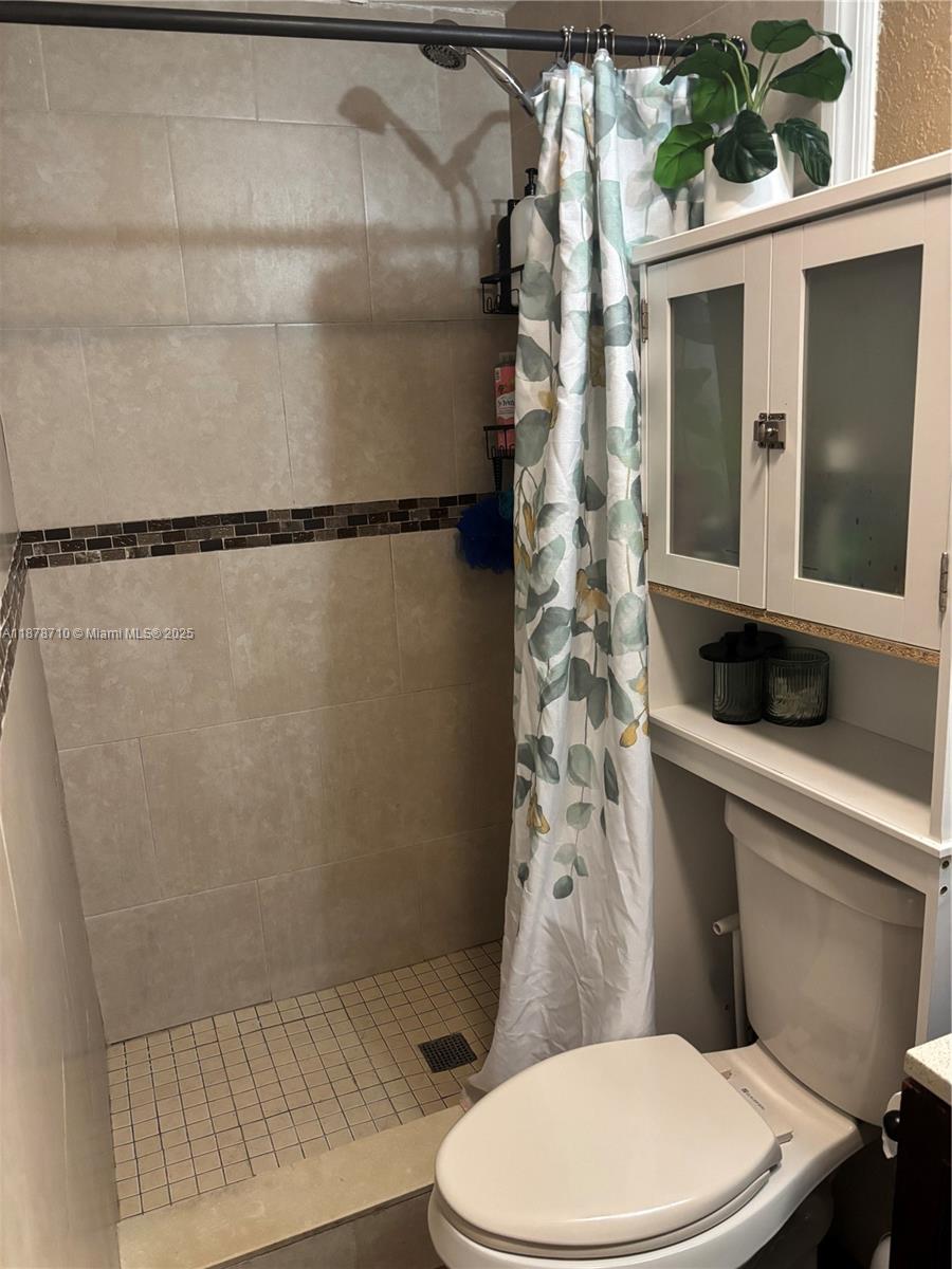 THIRD AMEND PLAT OF PORTI - Residential Lease