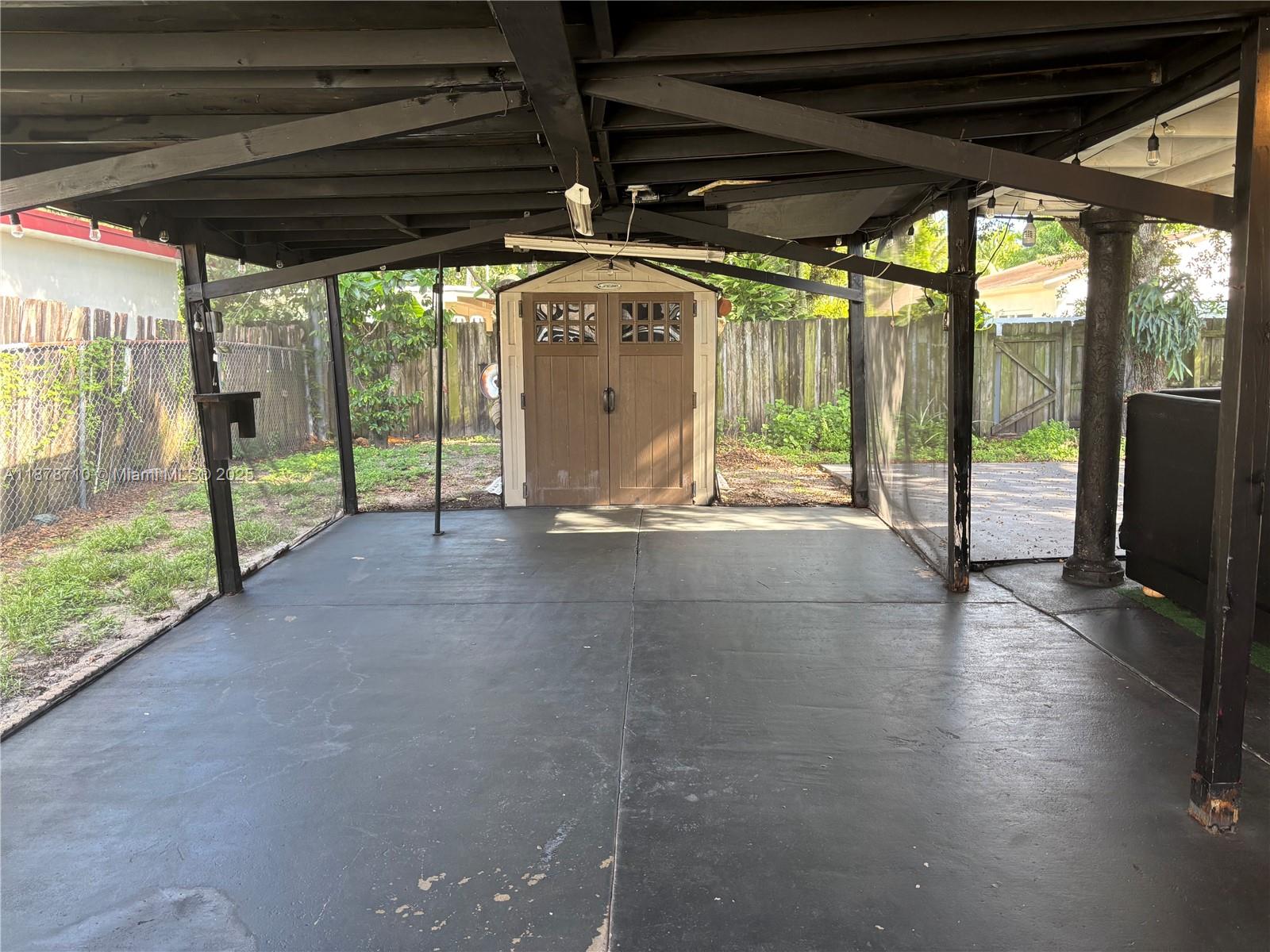 THIRD AMEND PLAT OF PORTI - Residential Lease