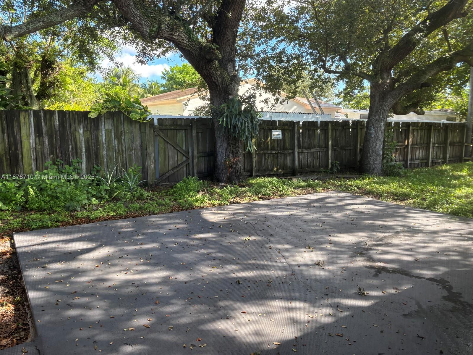 THIRD AMEND PLAT OF PORTI - Residential Lease