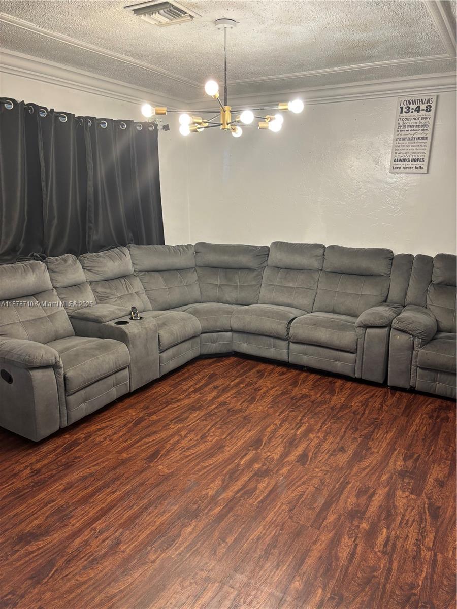 THIRD AMEND PLAT OF PORTI - Residential Lease