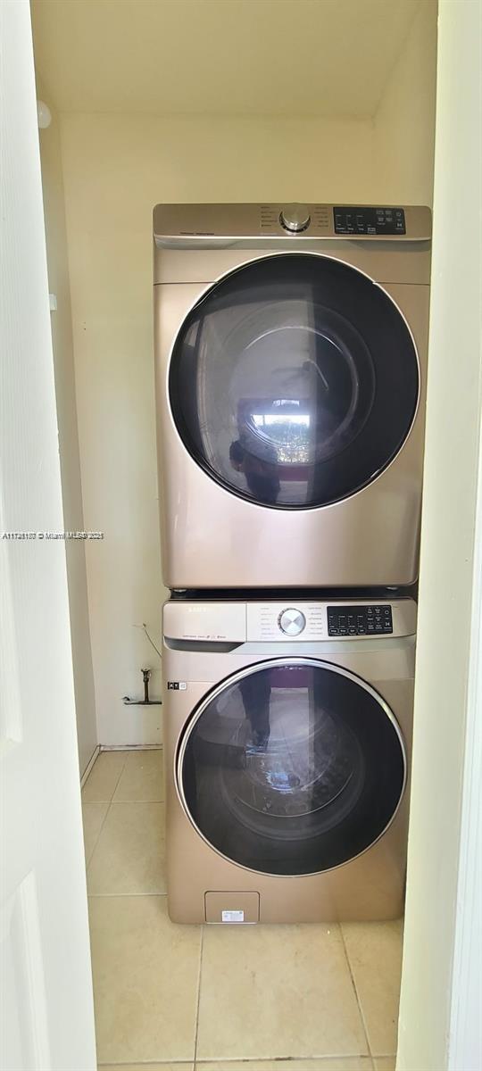 BISCAYNE GARDENS SEC E PA - Residential Lease