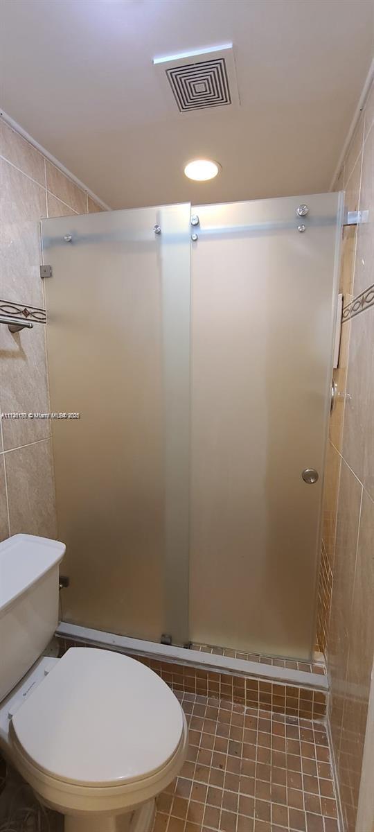 BISCAYNE GARDENS SEC E PA - Residential Lease