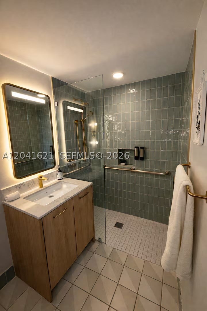 159 NE 6th St 2606
