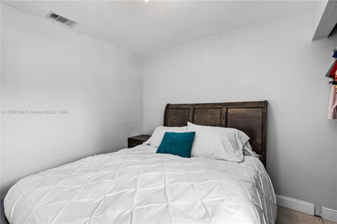 Townhouse in Miami FL 10445 154th Ct Ct 13.jpg