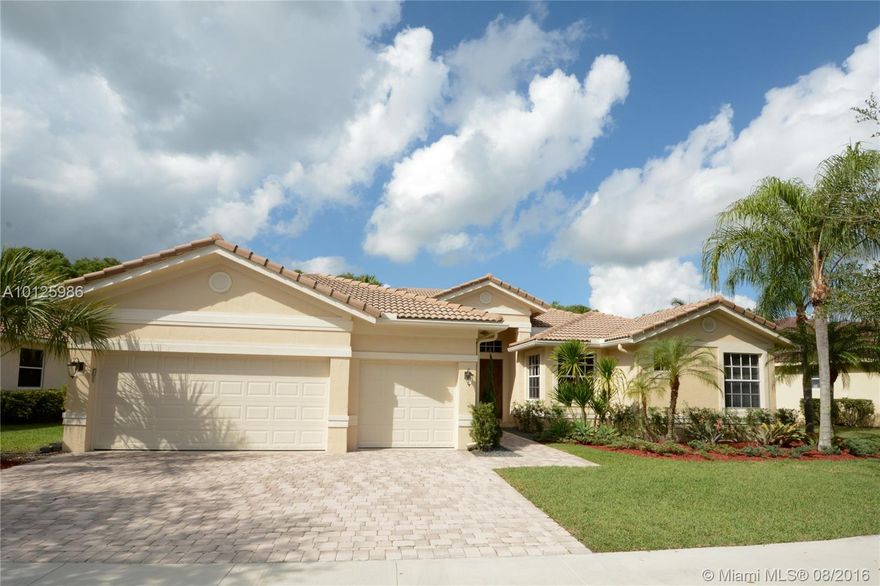 Great 4BR/3BA plus Office floor plan. Fully fenced backyard that backs up to a berm and no neighbors behind. Kitchen has stainless steel appliances and 42" wood cabinets. Brand new wood flooring in bedrooms and family room, ceramic tile flooring in the social areas. Lake Ridge III is just a walk away to the Ridges recreational amenities.