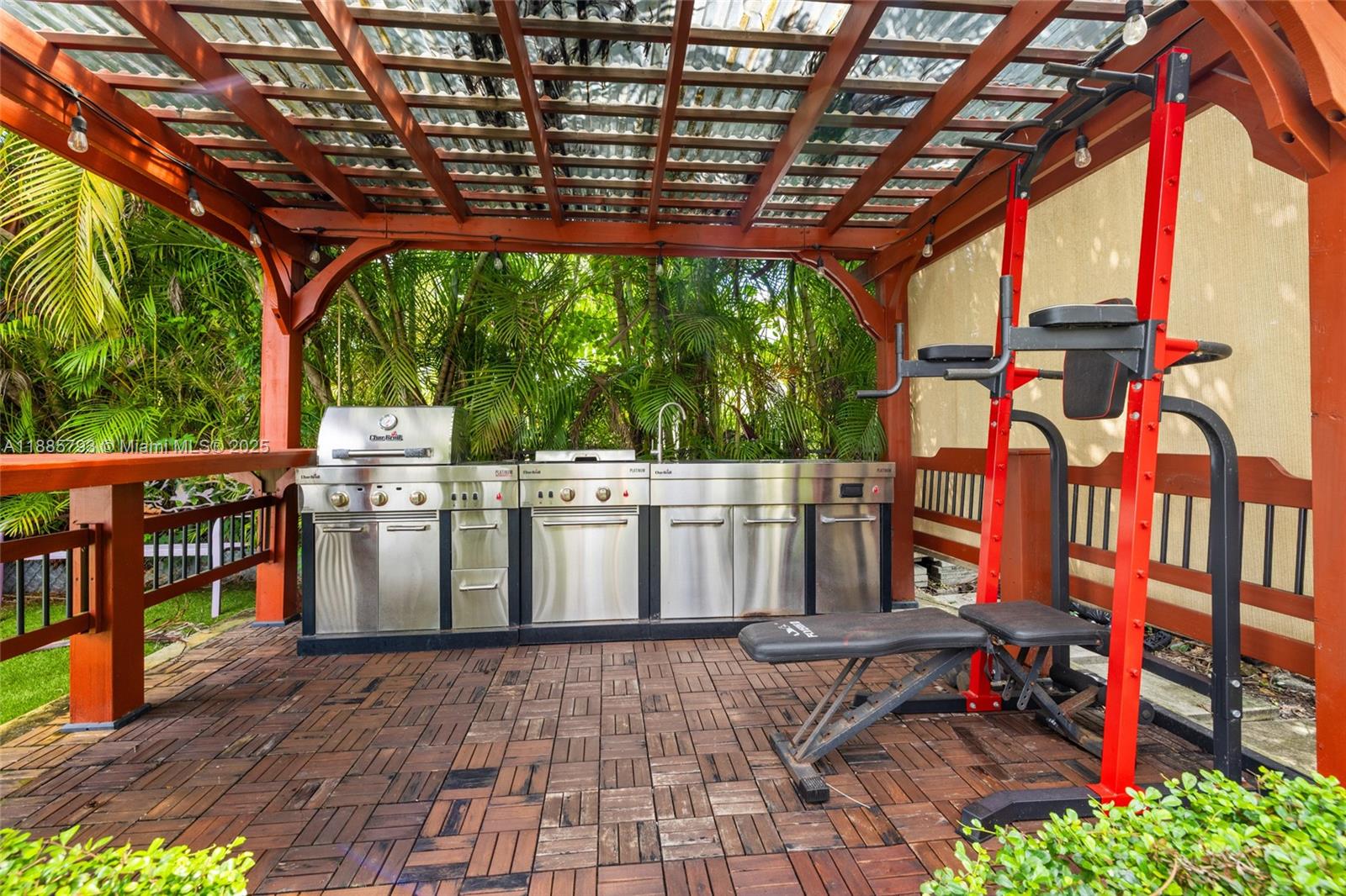 CORAL GABLES SEC E - Residential