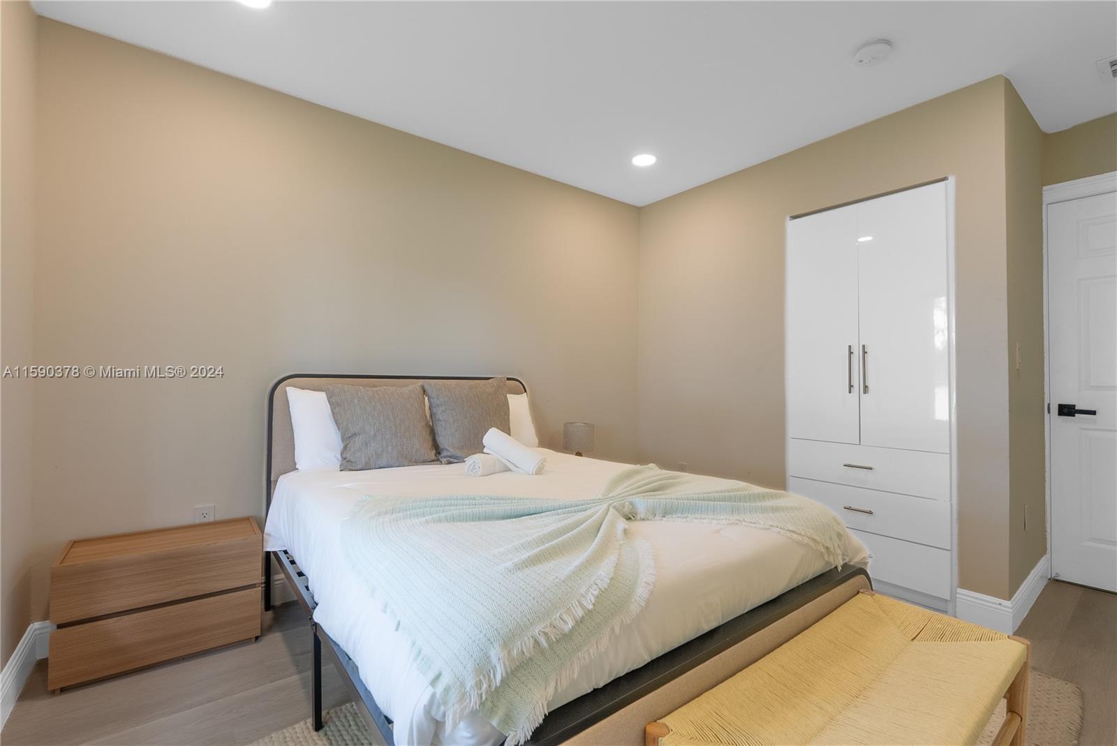 PINE SHORE SEC 6 - Residential