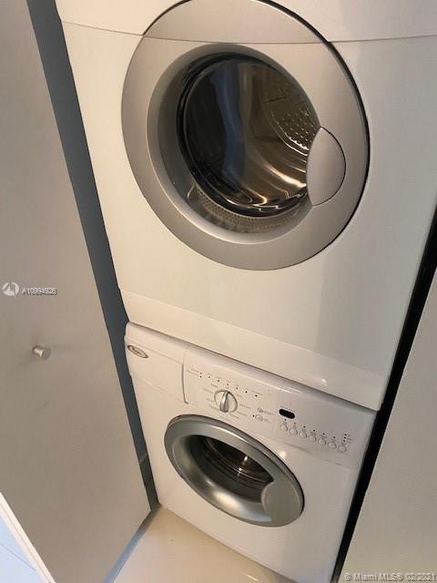 BRICKELL HOUSE - Residential Lease