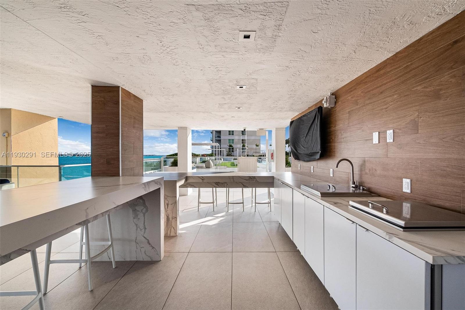 ISOLA CONDO - Residential