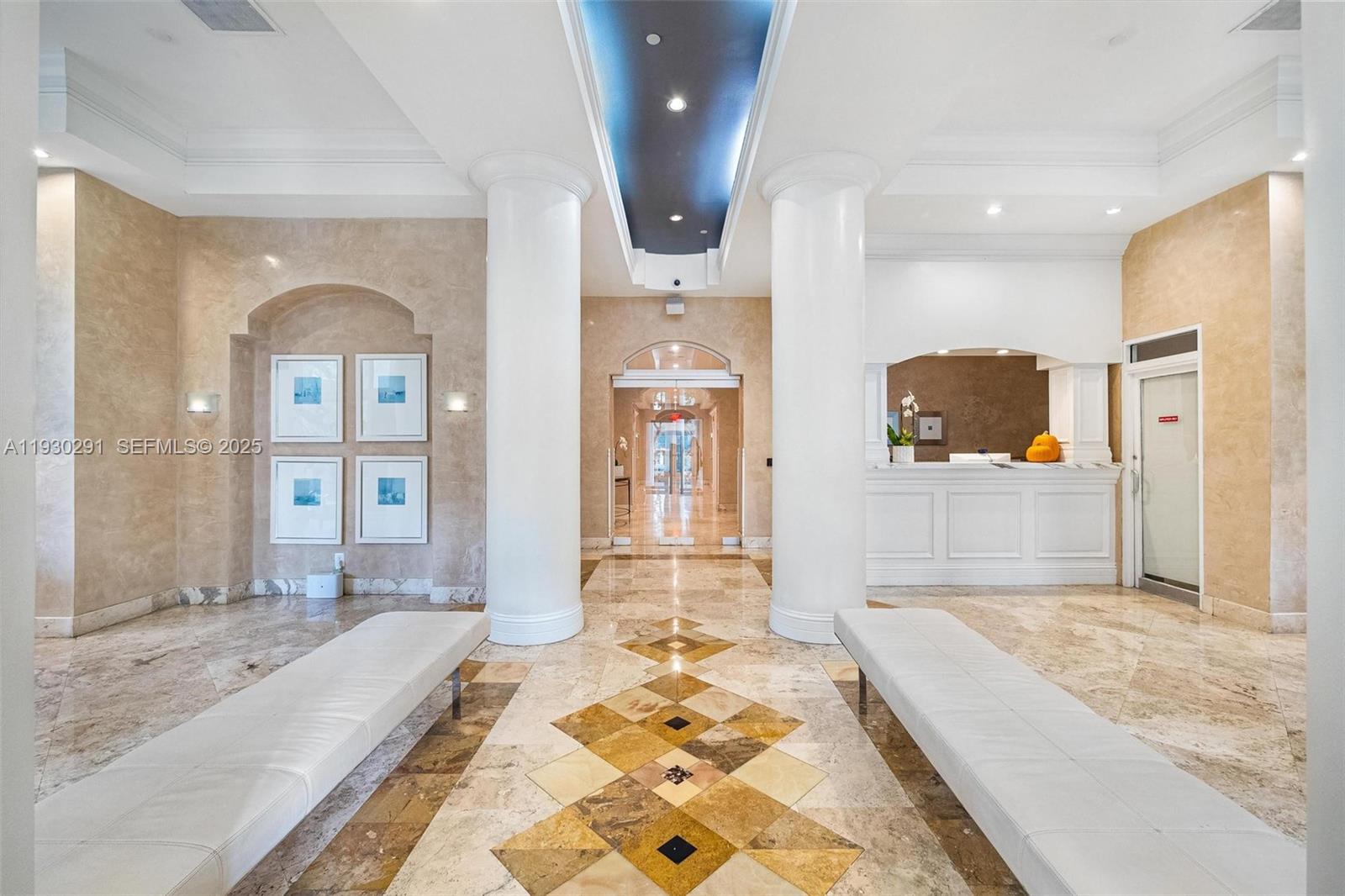 ISOLA CONDO - Residential