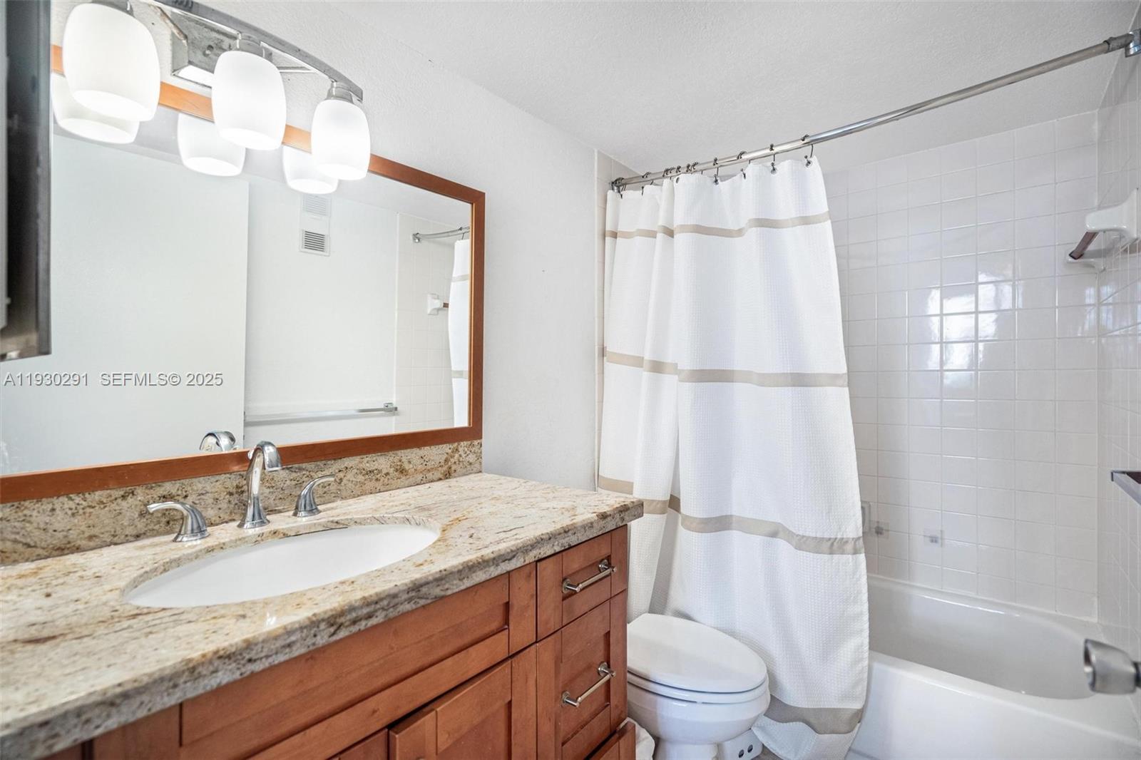 ISOLA CONDO - Residential