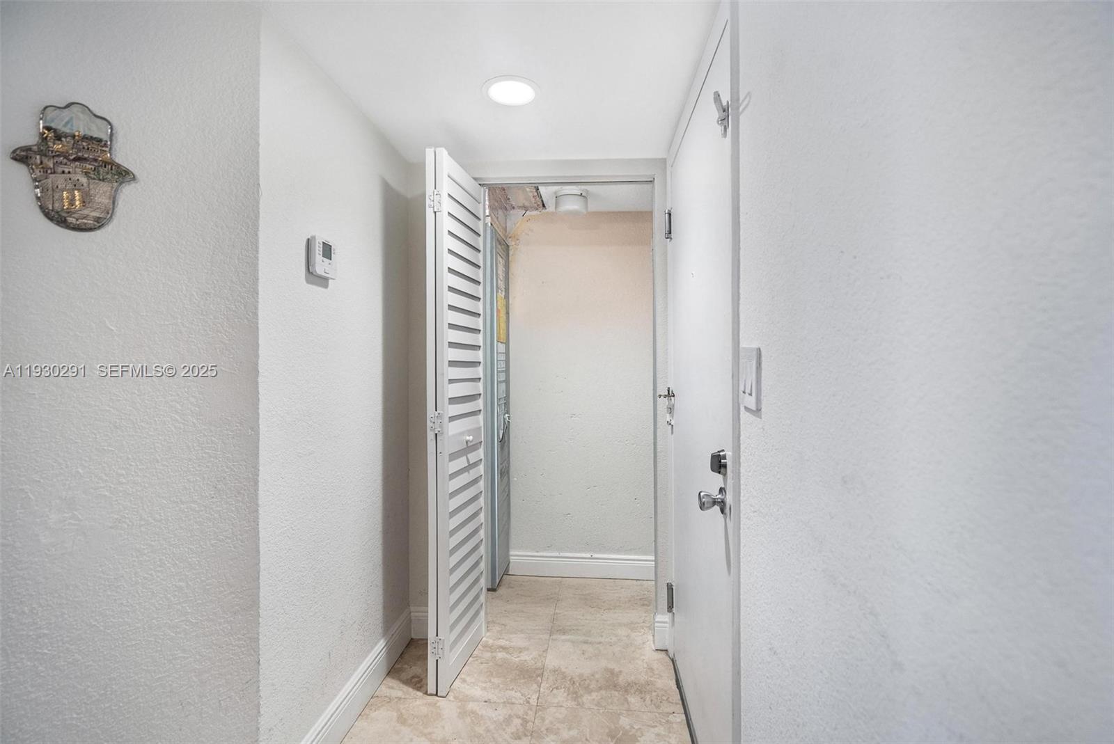 ISOLA CONDO - Residential